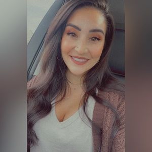 Meet your Posher, Angelica